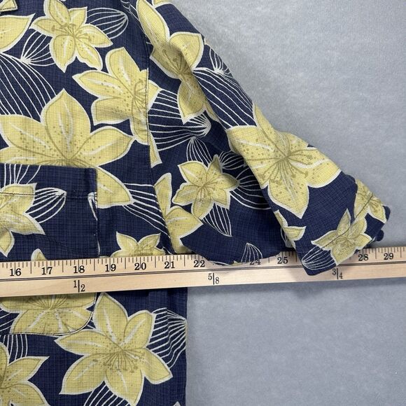 Tommy Bahama Men's Hawaiian Camp Shirt Floral Short Sleeve, 100% Silk, Medium - Picture 10 of 10